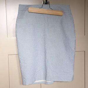 Ann Taylor Petite seersucker pencil skirt 2P